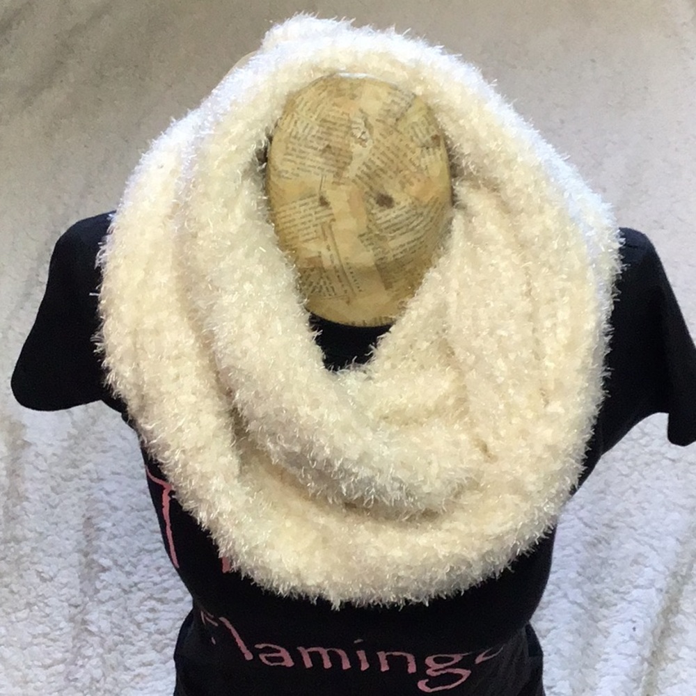NEW ❄️ Mixit Infinity Scarf🧣